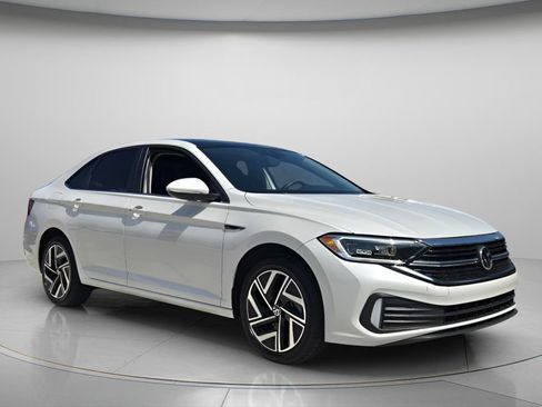 Certified 2023 Volkswagen Jetta SEL FWD image 8