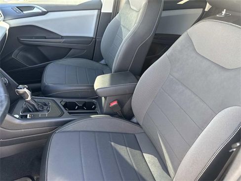 Used 2022 Volkswagen Taos SE image 20