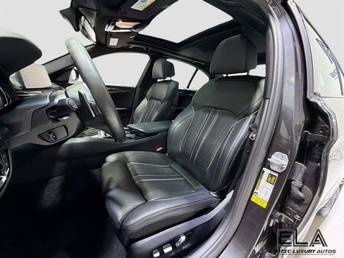 Used 2018 BMW 540i w/ M Sport Package RWD image 21