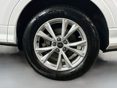 Used 2025 Audi Q3 2.0T Premium Plus w/ Premium Plus Package AWD/4WD image 32