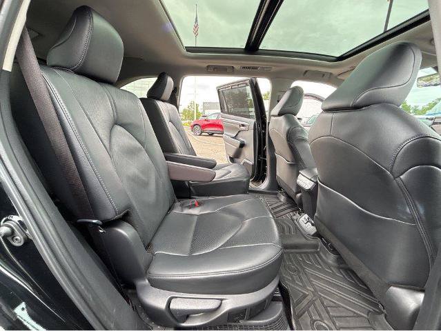 Used 2025 Toyota Highlander Platinum AWD/4WD image 7