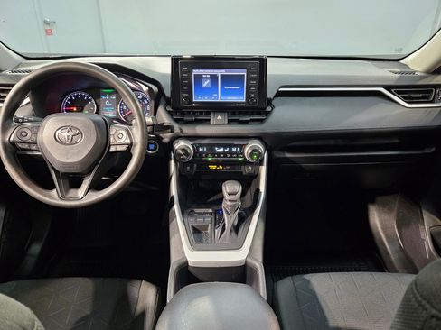 Used 2022 Toyota RAV4 XLE w/ Convenience Package image 10