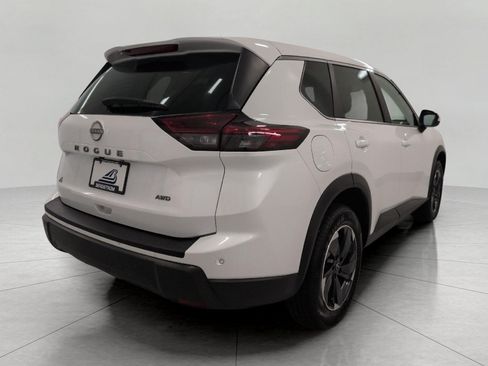Used 2025 Nissan Rogue SV AWD/4WD image 19