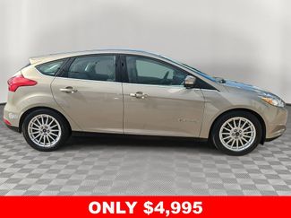 Used 2015 Ford Focus Electric Hatchback video 2