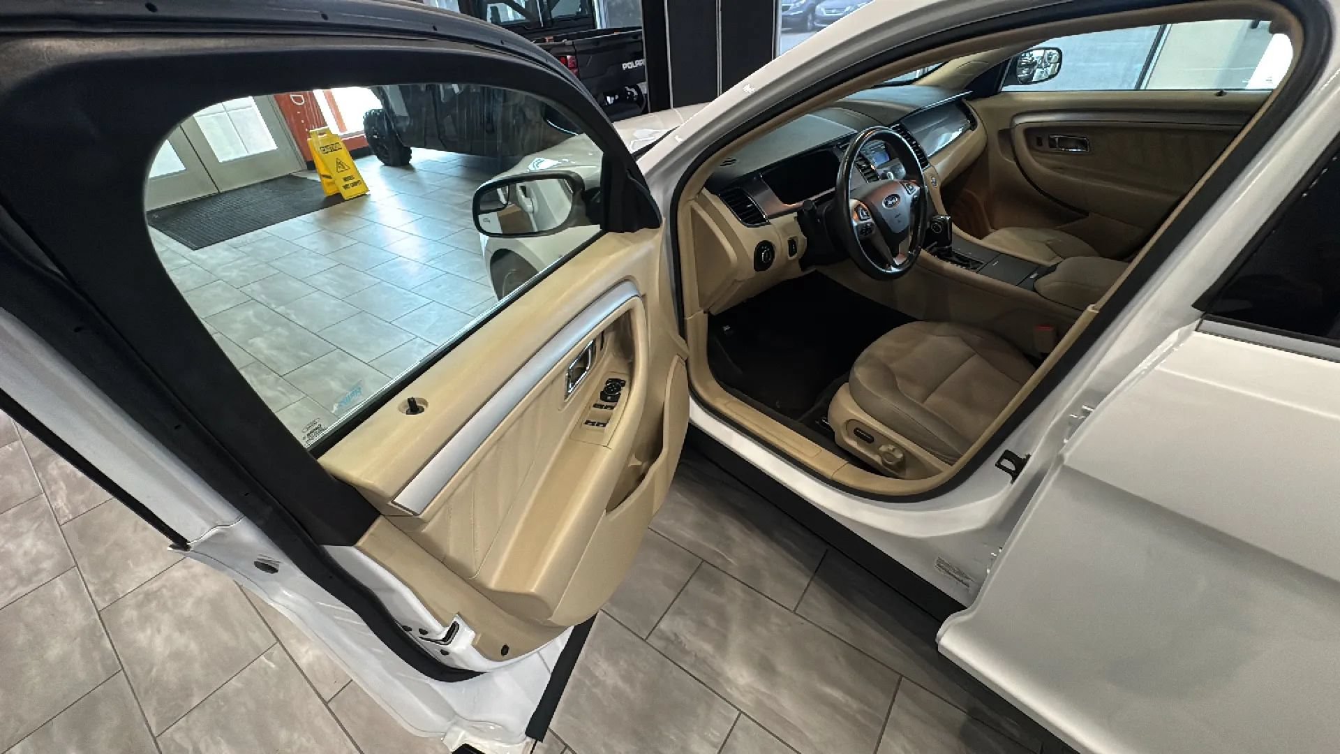 Used 2016 Ford Taurus SEL FWD image 26