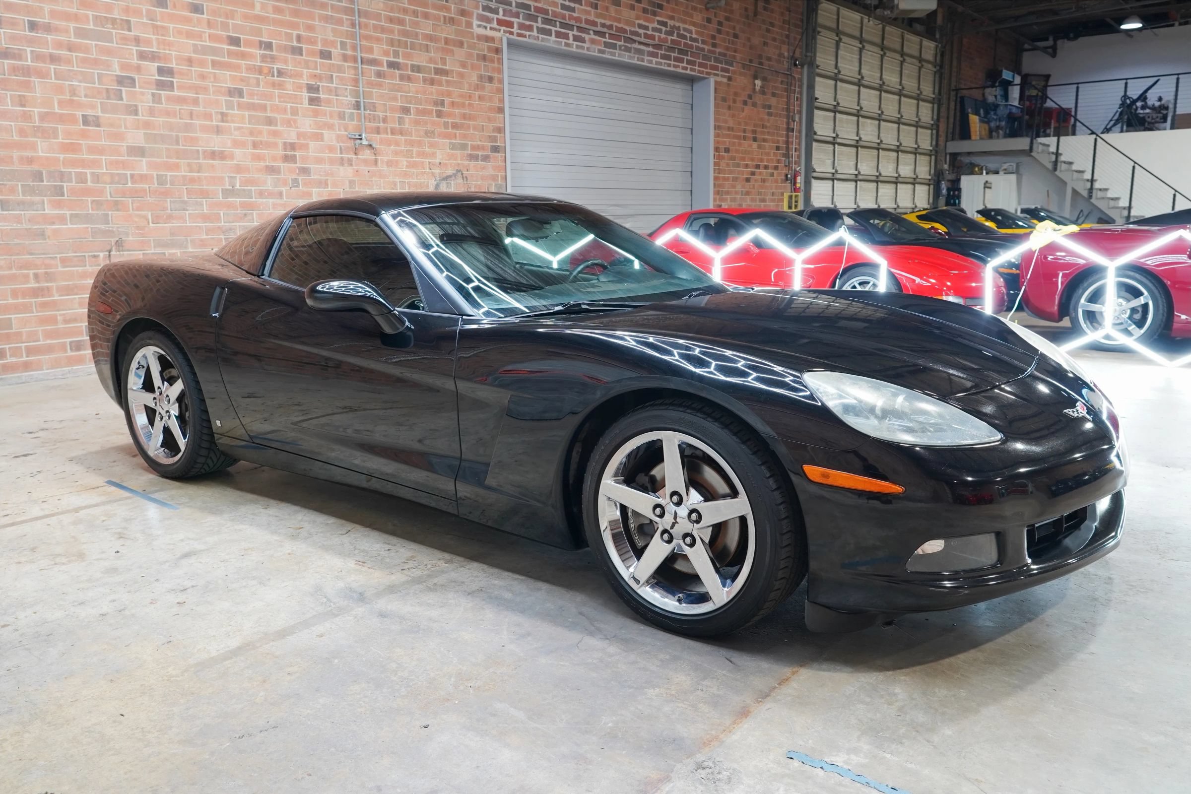 Used 2007 Chevrolet Corvette Coupe w/ Preferred Equipment Group RWD image 2