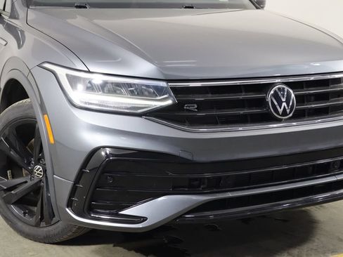 Used 2023 Volkswagen Tiguan SE R-Line FWD image 43