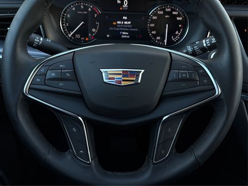 New 2025 Cadillac XT5 Luxury image 19