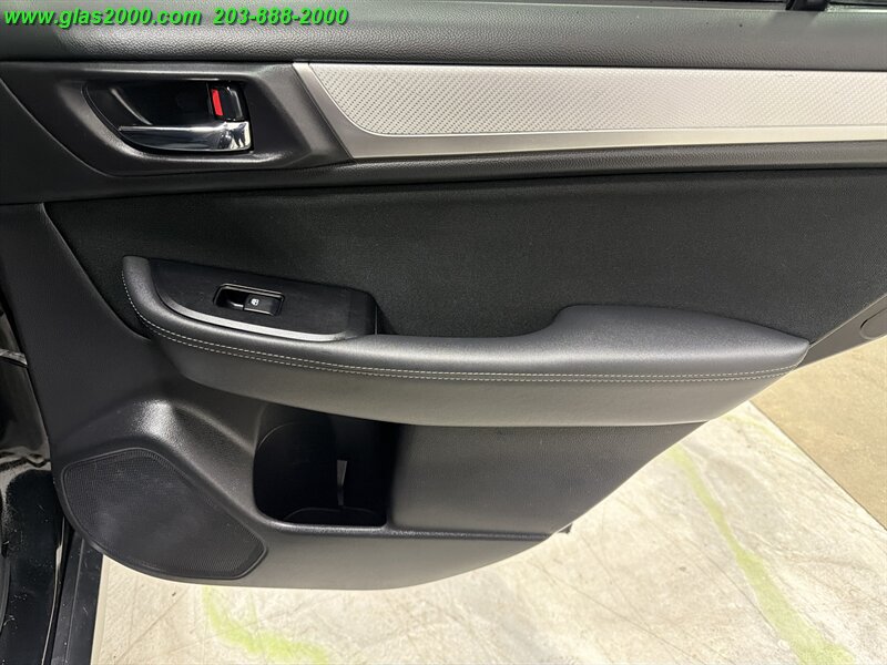 Used 2017 Subaru Outback 2.5i Premium AWD/4WD image 29