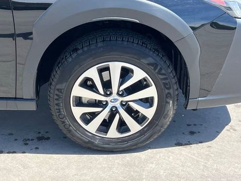 Used 2025 Subaru Outback Premium image 5