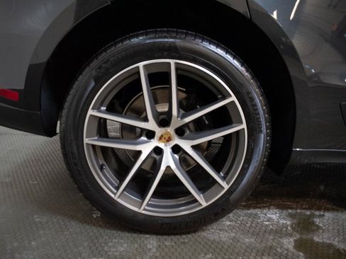 New 2026 Porsche Macan image 17