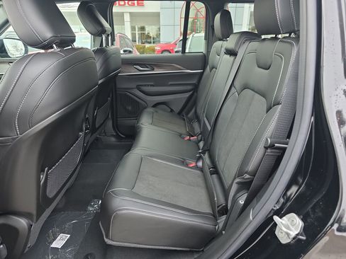 New 2026 Jeep Grand Cherokee Altitude AWD/4WD image 9