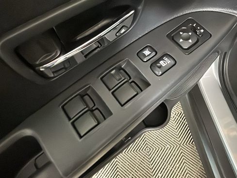 Used 2025 Mitsubishi Outlander Sport LE AWD/4WD image 11