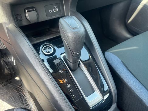 Used 2025 Nissan Versa SV FWD image 40