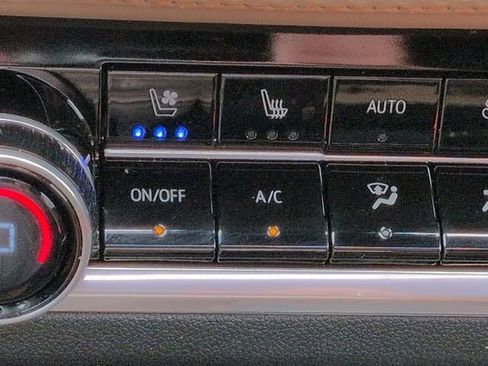Used 2026 Chevrolet Equinox ACTIV w/ Convenience Package III FWD image 23
