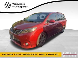 Used 2015 Toyota Sienna SE image 1