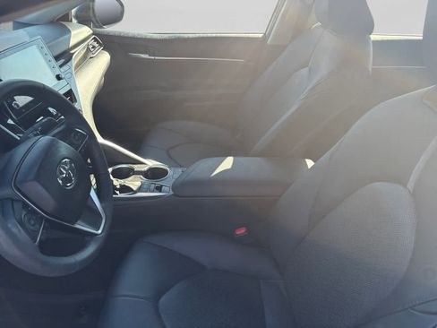 Used 2024 Toyota Camry XLE FWD image 9