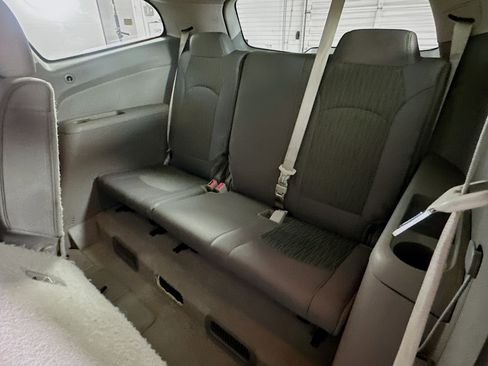 Used 2015 Chevrolet Traverse LS image 27