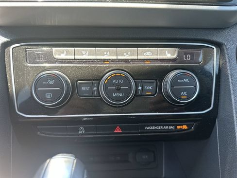 Used 2022 Volkswagen Atlas SEL R-Line AWD/4WD image 21