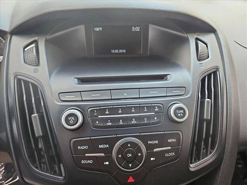 Used 2016 Ford Focus SE FWD image 14