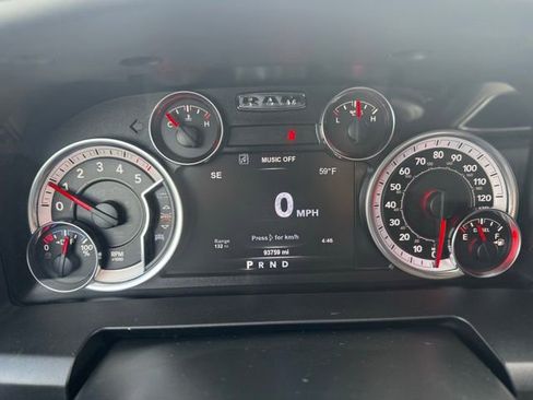 Used 2018 RAM 1500 Classic SLT w/ SLT Plus D￩cor Group AWD/4WD image 22