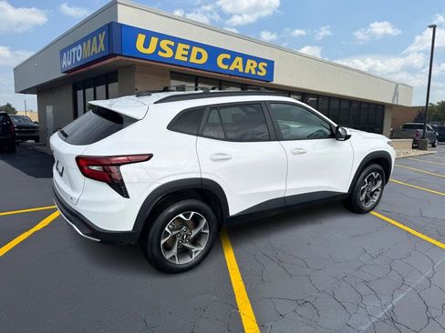 Used 2024 Chevrolet Trax LT w/ Driver Confidence Package FWD image 5