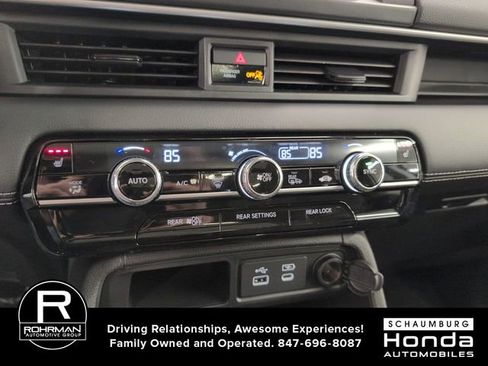 Used 2025 Honda Pilot Touring image 10