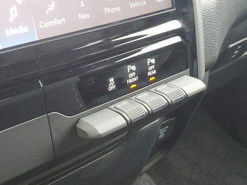 Used 2025 RAM 1500 Big Horn AWD/4WD image 30