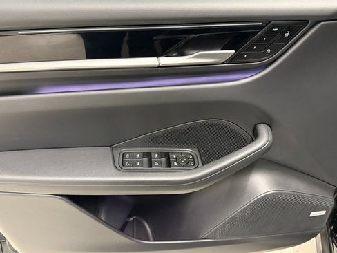 Used 2024 Porsche Macan 4 Electric image 33