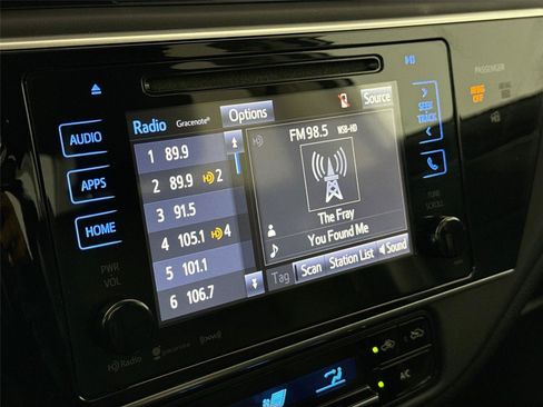 Used 2017 Toyota Corolla XLE w/ Carpet Mat Package (TMS) FWD image 23