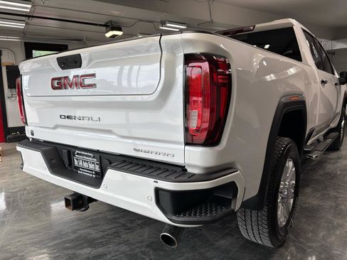 Used 2021 GMC Sierra 3500 Denali w/ Denali Ultimate Package AWD/4WD image 10