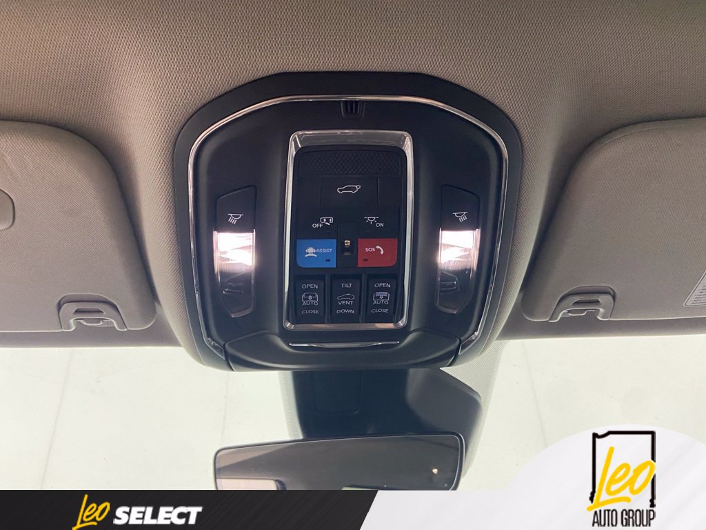 Used 2023 Jeep Wagoneer Series II w/ Premium Group I AWD/4WD image 17