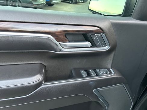 Used 2022 GMC Sierra 1500 SLT image 14