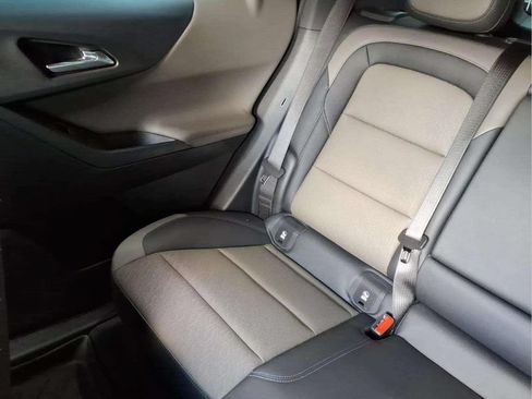 Used 2025 Chevrolet Equinox LT w/ Convenience Package II FWD image 16