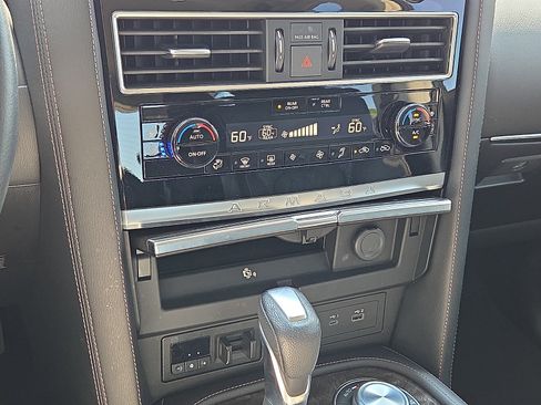 Used 2023 Nissan Armada Platinum w/ Captain's Chairs Package AWD/4WD image 21