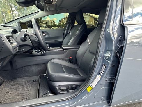 Used 2024 Toyota Prius XLE image 11