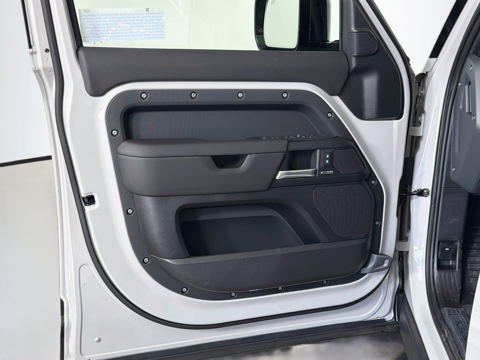 New 2026 Land Rover Defender 130 X-Dynamic SE AWD/4WD image 21