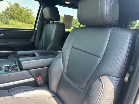 Used 2024 Toyota Sequoia Platinum AWD/4WD image 23