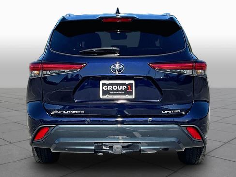 Used 2023 Toyota Highlander Limited FWD image 5