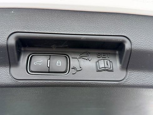 Used 2023 Ford Explorer Limited RWD image 7