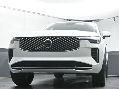 New 2026 Volvo XC90 B6 Plus w/ Protection Package Premier AWD/4WD image 35
