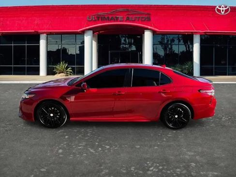 Used 2019 Toyota Camry SE w/ Carpet Mat Package FWD image 7