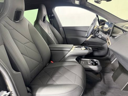 Used 2023 BMW iX xDrive50 w/ Sport Package AWD/4WD image 34