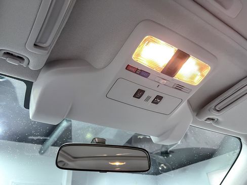 Used 2017 Subaru Forester 2.5i Premium image 24