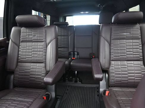 Used 2024 Cadillac Escalade ESV Sport Platinum w/ LPO, ONYX Package AWD/4WD image 28