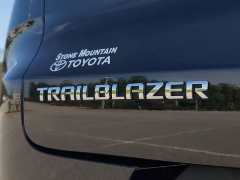 Used 2025 Chevrolet TrailBlazer LT FWD image 8