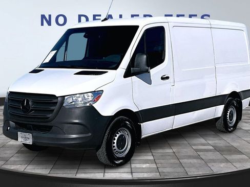 Used 2021 Mercedes-Benz Sprinter 2500 w/ Driver Convenience Package image 3