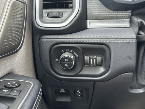 Used 2022 RAM 1500 Limited image 24