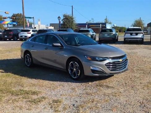 Certified 2024 Chevrolet Malibu LT image 2