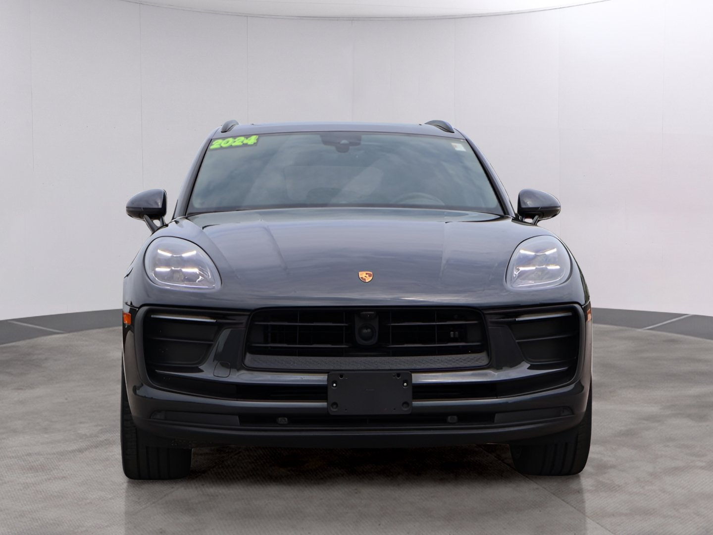 Certified 2024 Porsche Macan AWD/4WD image 12